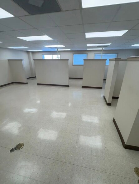 More Photos Of 7900 Greenwood Rd, Shreveport Warehouse For Lease