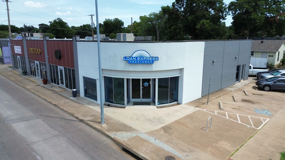 More Photos Of 1715-1721 W Berry St, Fort Worth Storefront Retail Office For Sale
