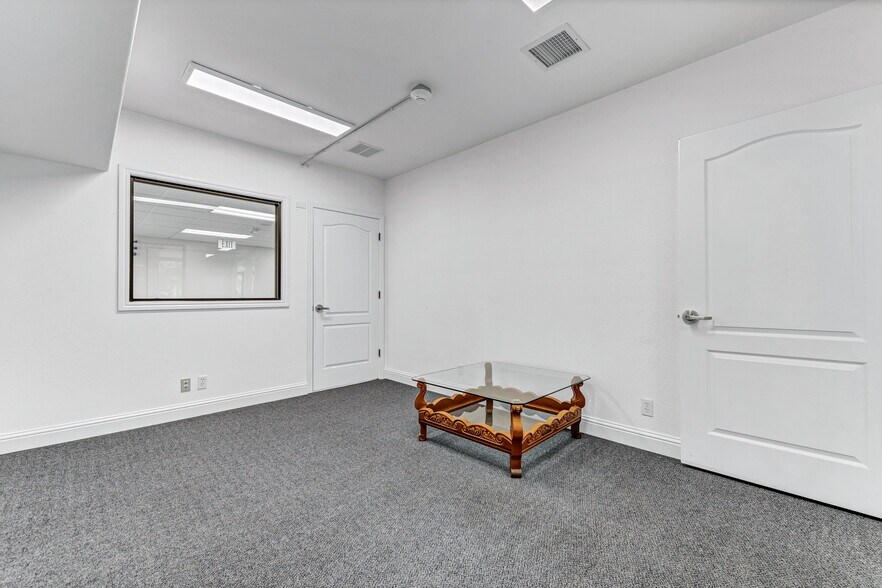 More Photos Of 1925 Francisco Blvd E, San Rafael Light Manufacturing For Lease