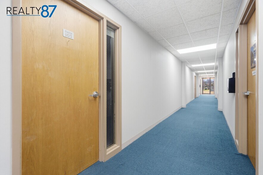 More Photos Of 3100 E Ave NW, Cedar Rapids Office For Lease