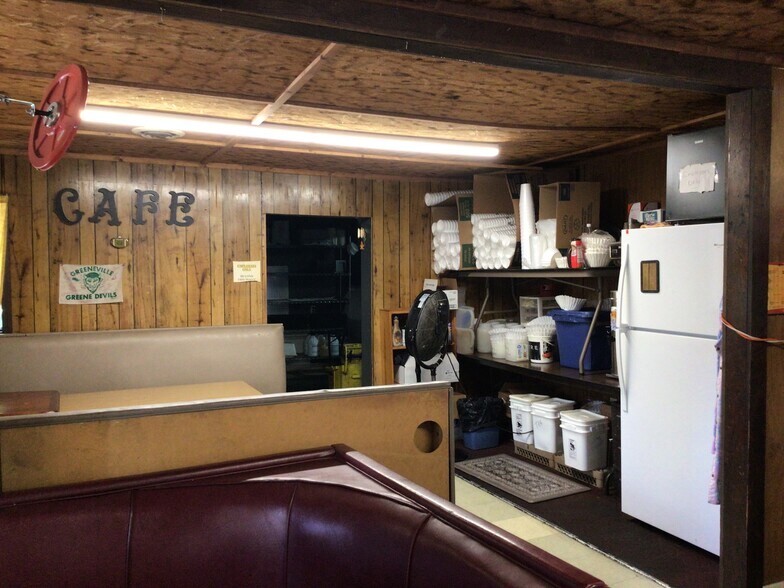 More Photos Of 102 E Hardin St, Greeneville Specialty For Sale