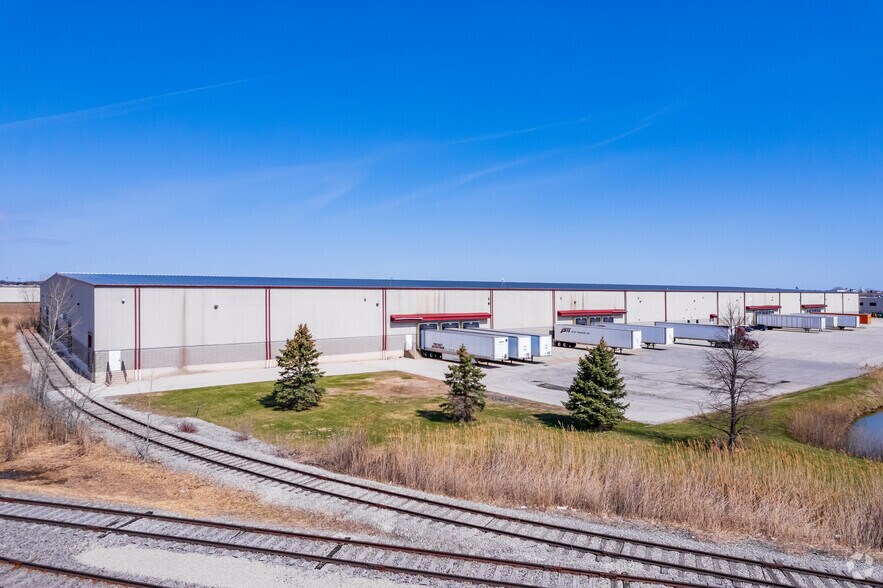 More Photos Of 1998 Venture Ave, De Pere Warehouse For Lease