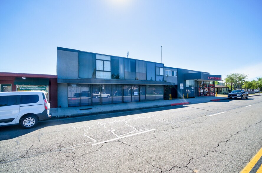 More Photos Of 1532-1538 W Commonwealth Ave, Fullerton Storefront Retail Residential For Lease