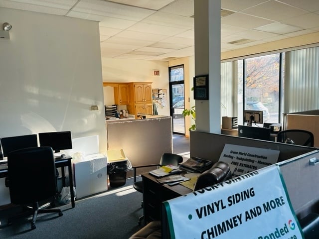 More Photos Of 5801 Northwest Hwy, Chicago Office For Sale