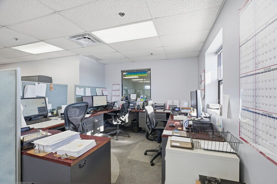 More Photos Of 8201 NE Hickory St, Minneapolis Truck Terminal For Sale