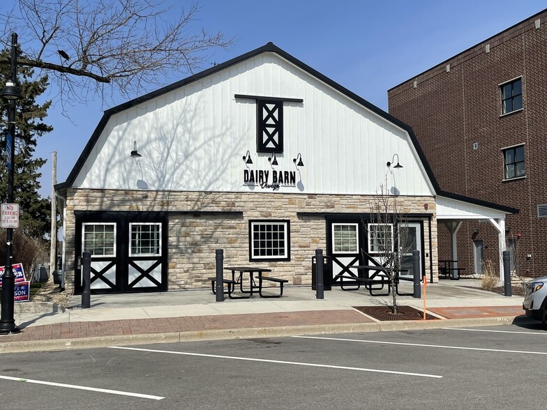 Primary Photo Of 121 Main St, Oswego Restaurant For Lease