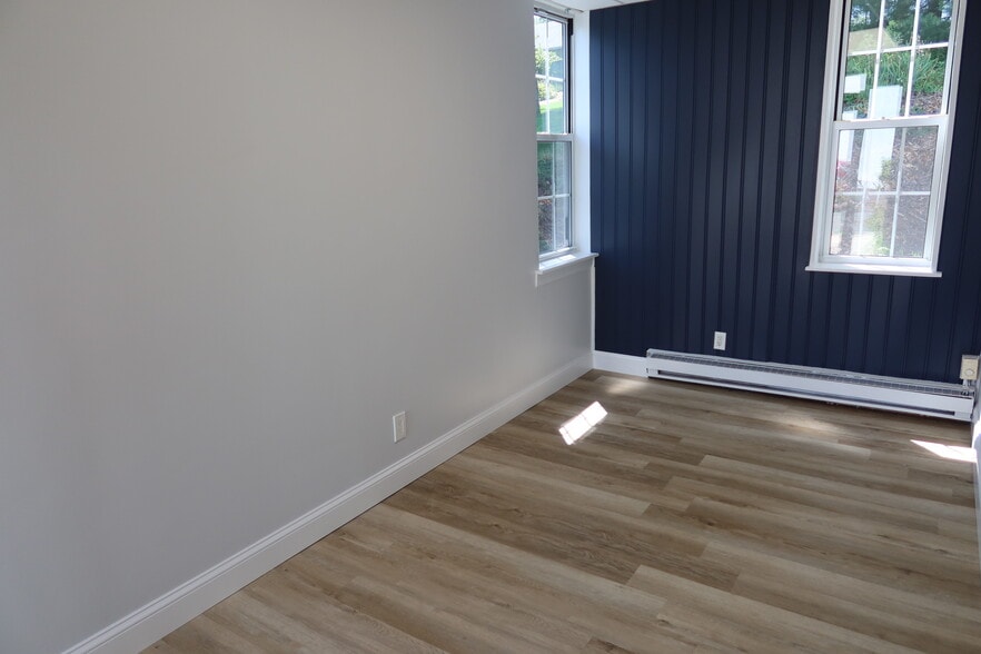 More Photos Of 1612 N Ocean Ave, Holtsville General Retail For Lease