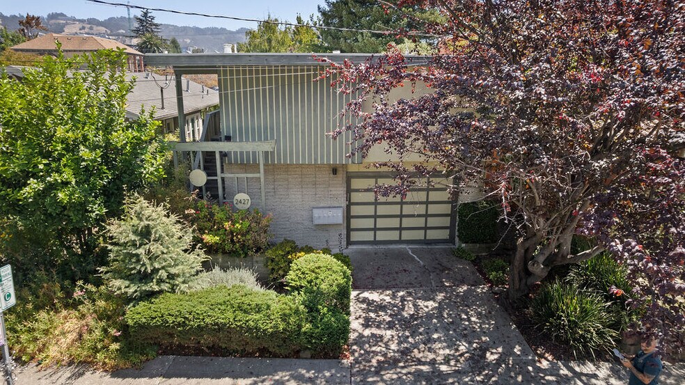 More Photos Of 2427 McKinley Ave, Berkeley Apartments For Sale