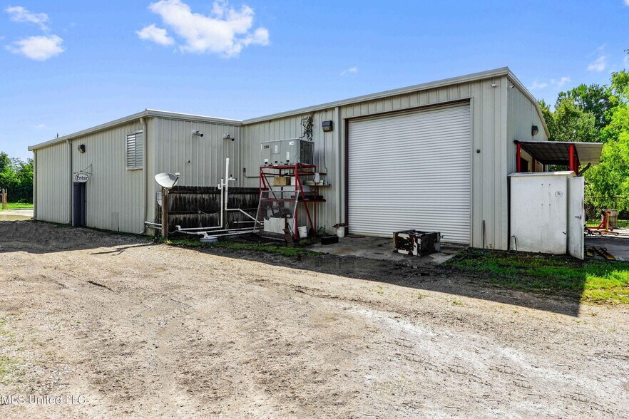 More Photos Of 526 Main St, Bay Saint Louis Warehouse For Sale