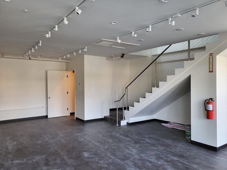 More Photos Of 658 S Coast Hwy, Laguna Beach Storefront Retail Residential For Lease