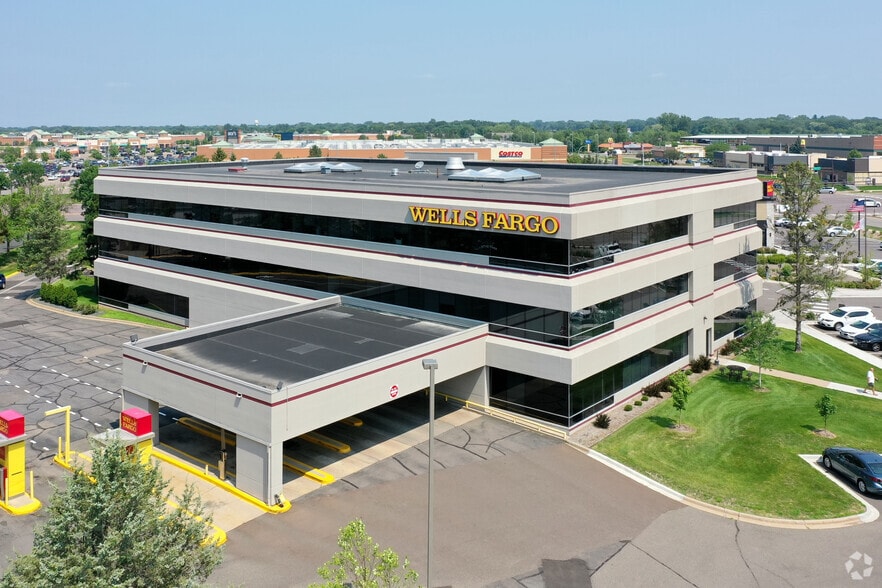 More Photos Of 3200 Main St NW, Coon Rapids Medical For Lease