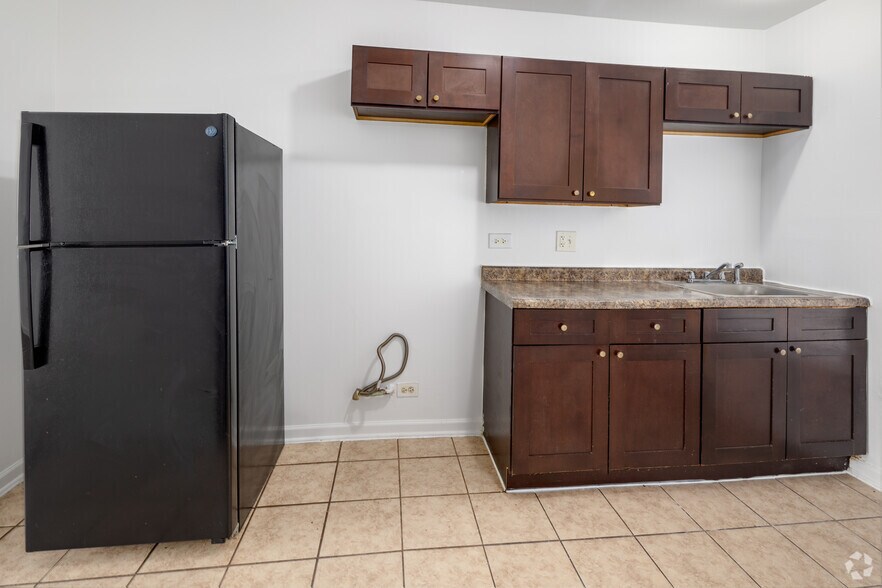 More Photos Of 330 N Pine Ave, Chicago Apartments For Sale