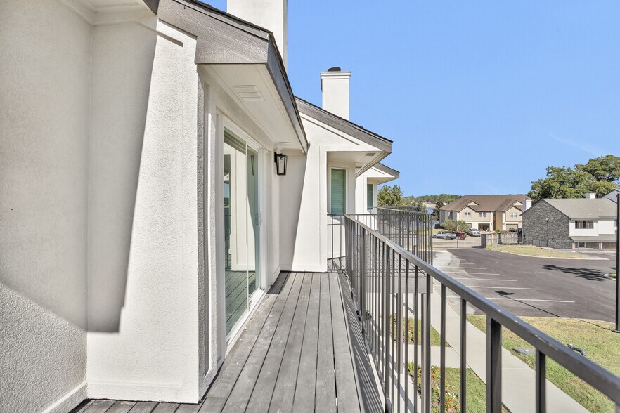 More Photos Of 17578 Highway 105, Montgomery Hotel For Sale