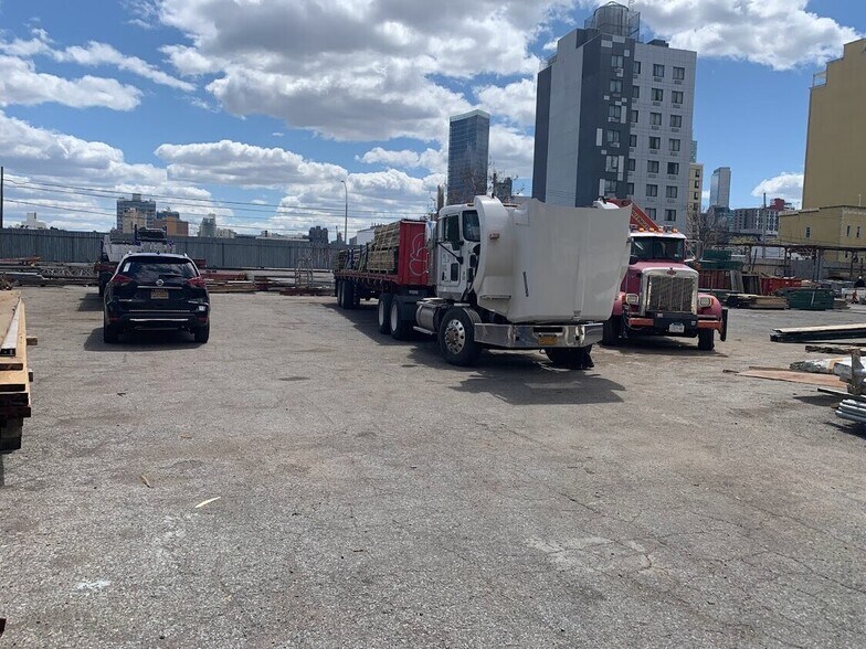 More Photos Of 38-42 12th St, Long Island City Land For Lease