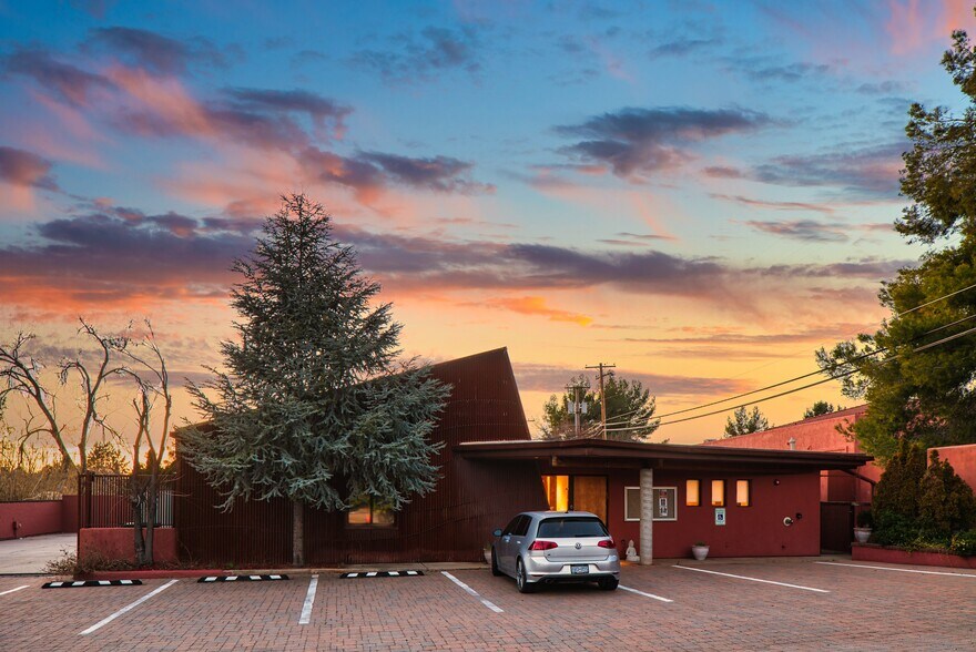 More Photos Of 45 Birch Blvd, Sedona Medical For Lease