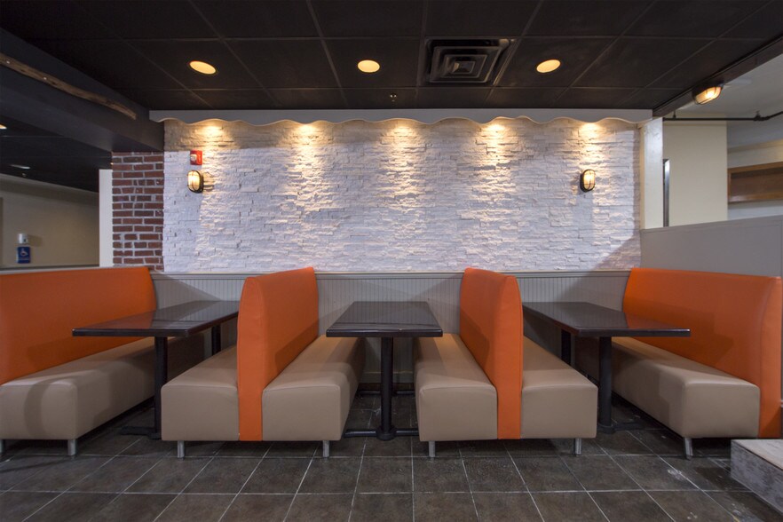 More Photos Of 1145 Easton Rd, Abington Township Bar For Sale