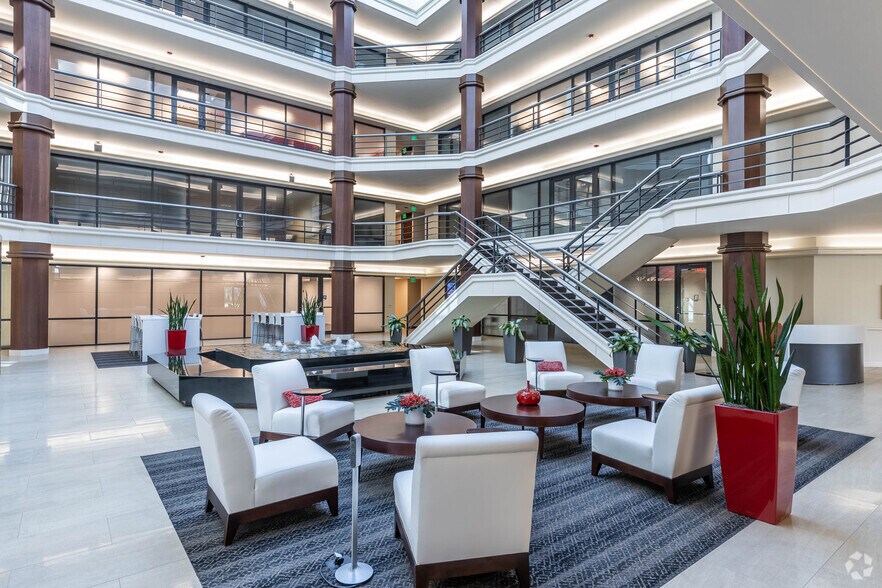 More Photos Of 800 Fairway Dr, Deerfield Beach Office Residential For Lease