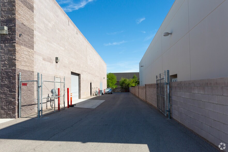More Photos Of 1910 E Maule Ave, Las Vegas Warehouse For Sale