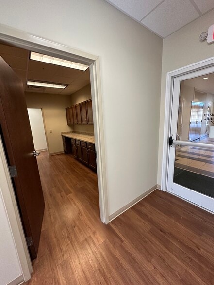 More Photos Of 101 Financial Dr, Elizabethtown Medical For Lease