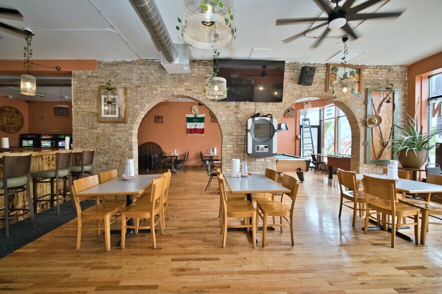 More Photos Of 3034-3040 W Montrose Ave, Chicago Apartments For Sale
