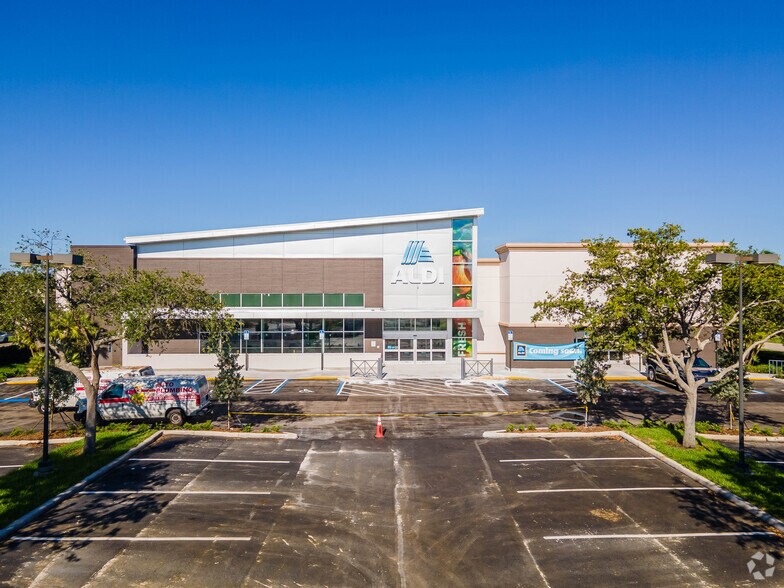 More Photos Of 4901 N Federal Hwy, Boca Raton Storefront For Lease