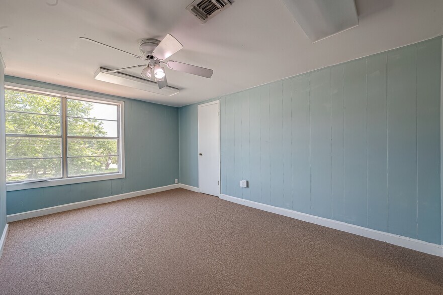 More Photos Of 1502 Main St, Seabrook Office Residential For Lease