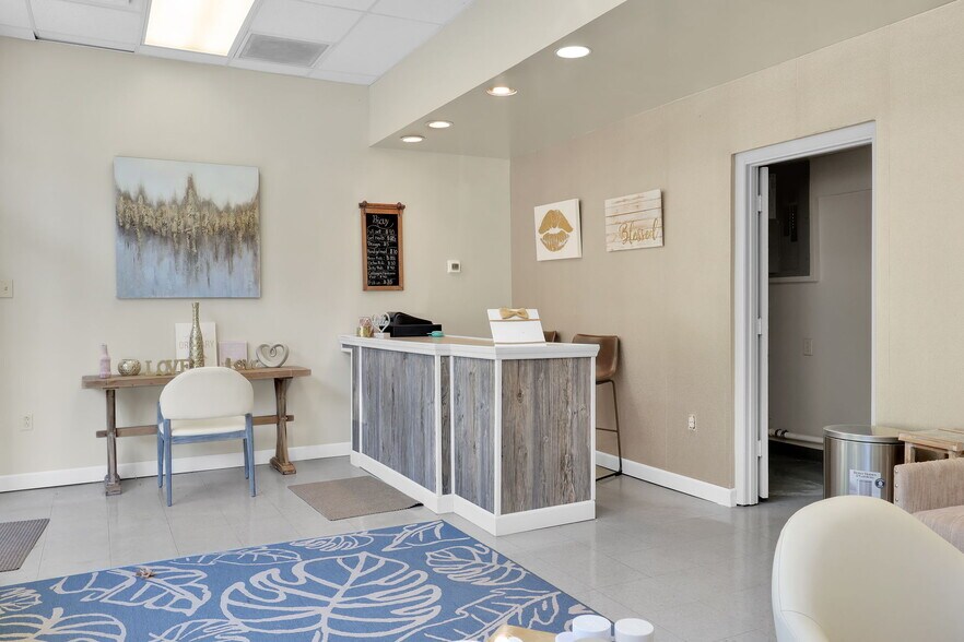 More Photos Of 1036 Anchorage Cir, Vansant Storefront For Sale