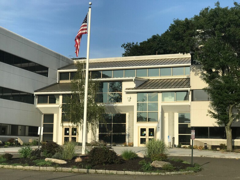 More Photos Of 148 East Ave, Norwalk Medical For Lease