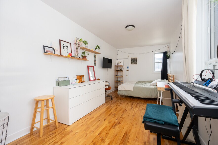 More Photos Of 4320-4324 St Saint-Denis, Montréal Multifamily For Sale