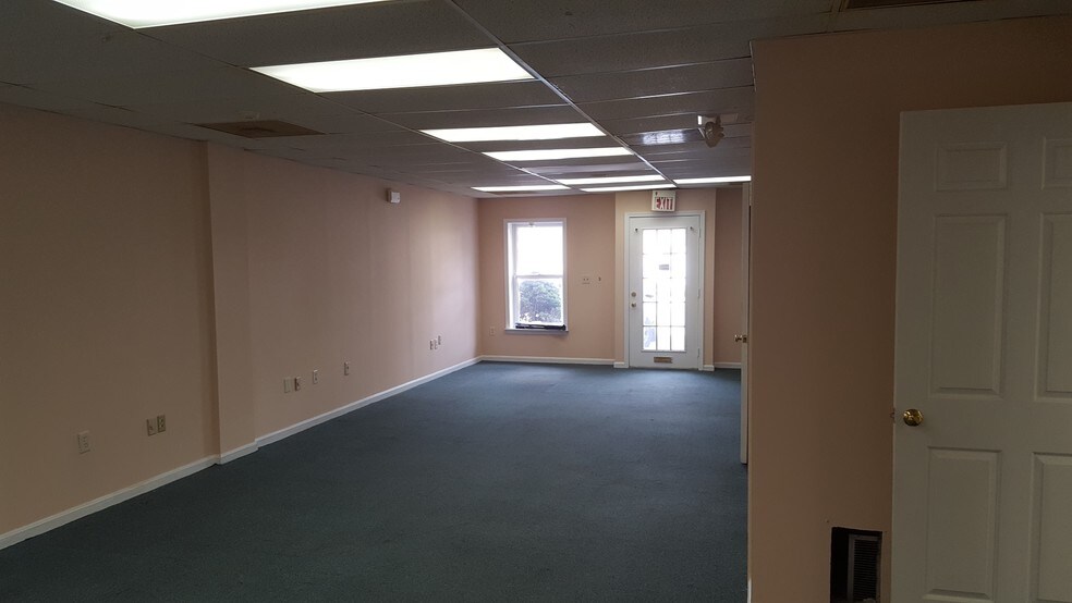 More Photos Of 9520 Marlboro Pike, Upper Marlboro Office For Sale