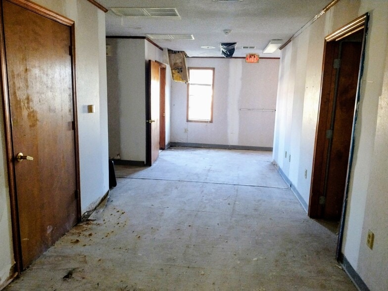More Photos Of 4961 73rd N ave, Pinellas Park Office For Sale