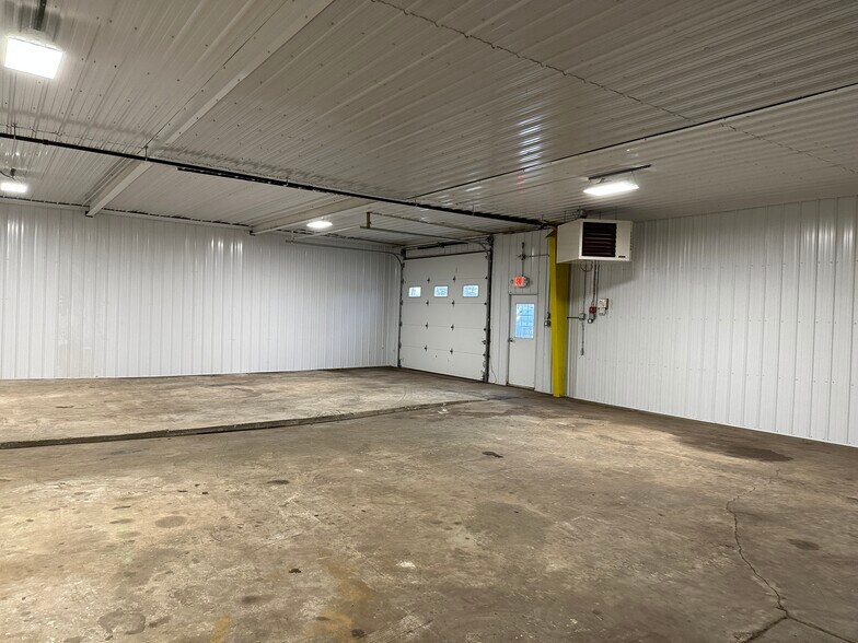 More Photos Of 885 Wickham Ave, Mattituck Warehouse For Lease