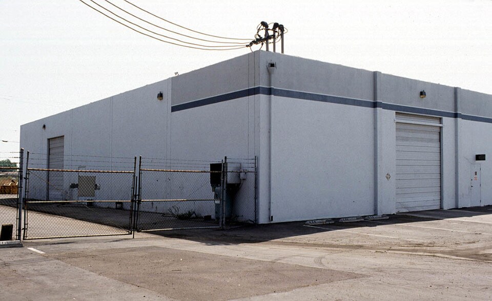 More Photos Of 175 E Freedom Ave, Anaheim Manufacturing For Lease