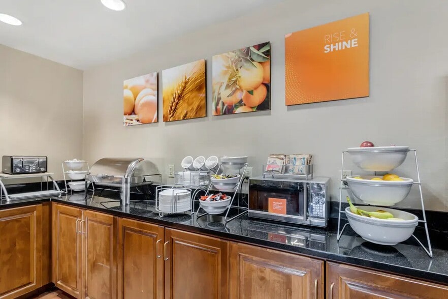 More Photos Of 7230 Region Ln, Knoxville Hotel For Sale