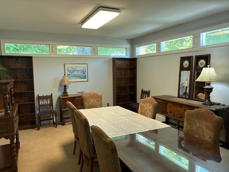 More Photos Of 325 N Milledge Ave, Athens Office For Sale