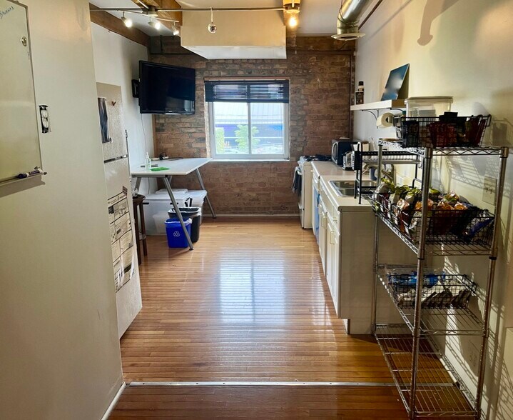 More Photos Of 415 N Sangamon St, Chicago Loft Creative Space For Lease