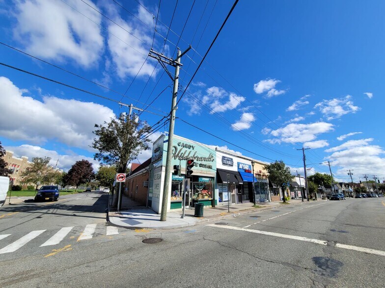 More Photos Of 84 Hillside Ave, Williston Park Restaurant For Lease