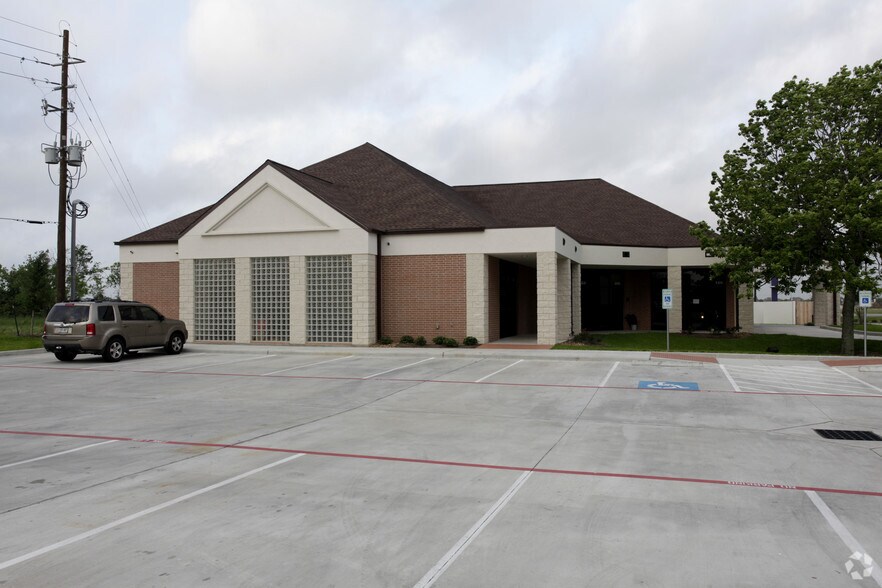 More Photos Of 2404 Smith Ranch Rd, Pearland Medical For Lease