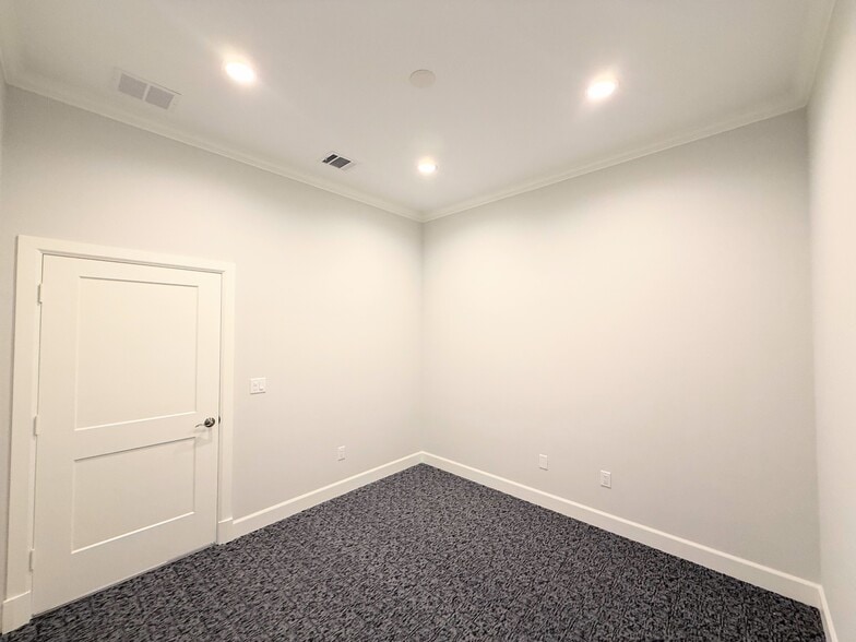 More Photos Of 2120 Prairie Dr, Prosper Office For Lease