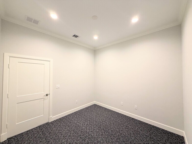 More Photos Of 2120 Prairie Dr, Prosper Medical For Sale