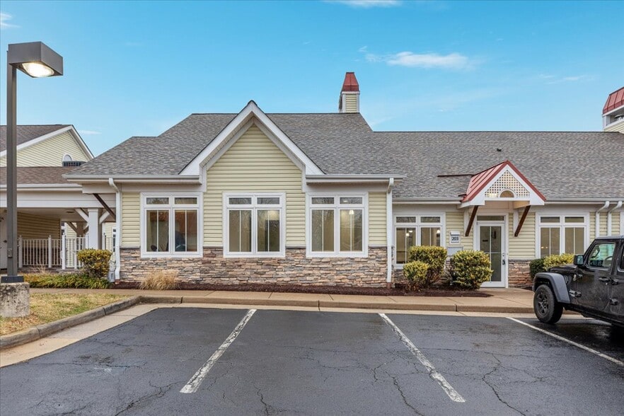 More Photos Of 14535 John Marshall Hwy, Gainesville Office For Sale