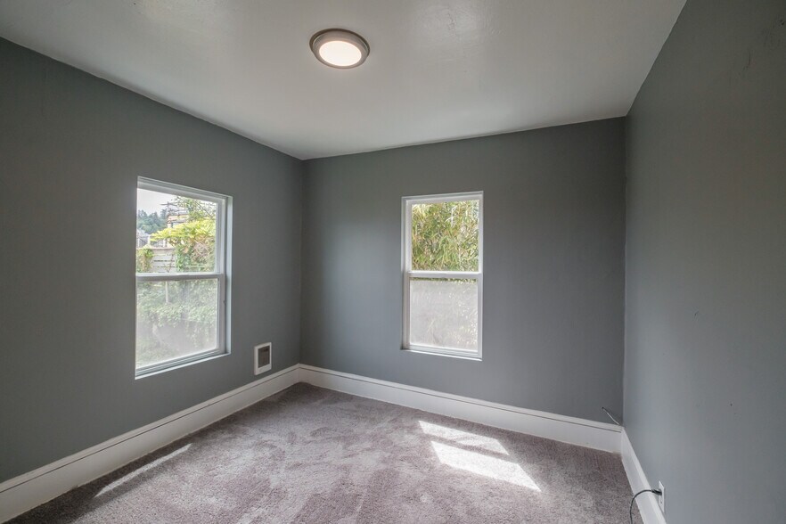 More Photos Of 640 8th St, Astoria Apartments For Sale