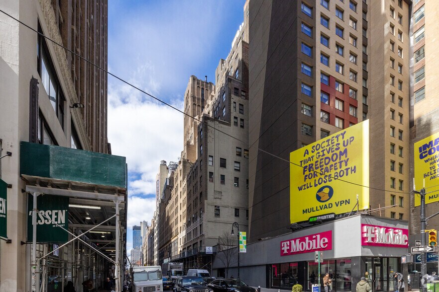 More Photos Of 307 W 36th St, New York Office For Lease