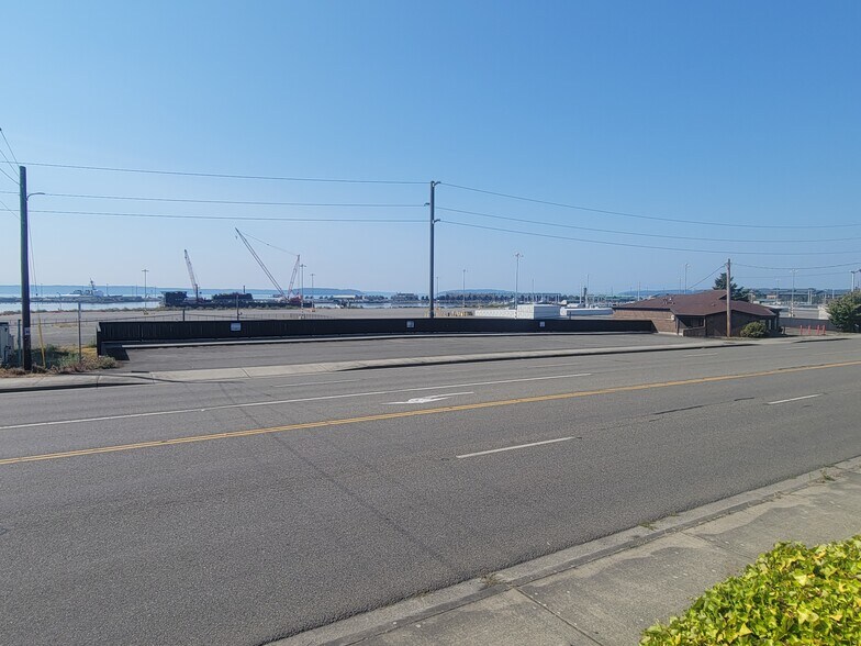 More Photos Of 2516 W Marine View Dr, Everett Office For Lease