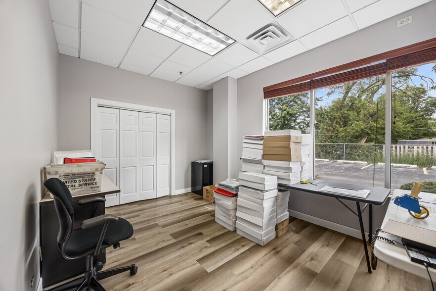 More Photos Of 17720-17724 Oak Park Ave, Tinley Park Office For Sale