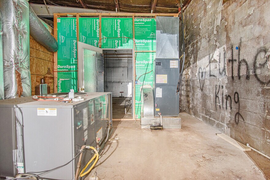 More Photos Of 10415 Fenkell St, Detroit Freestanding For Sale