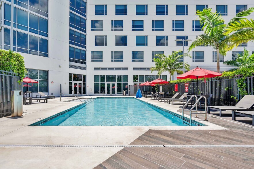 More Photos Of 3401 NW 25th St, Miami Hotel For Sale