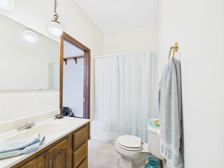 More Photos Of 619 Blondeau St, Keokuk Office For Sale