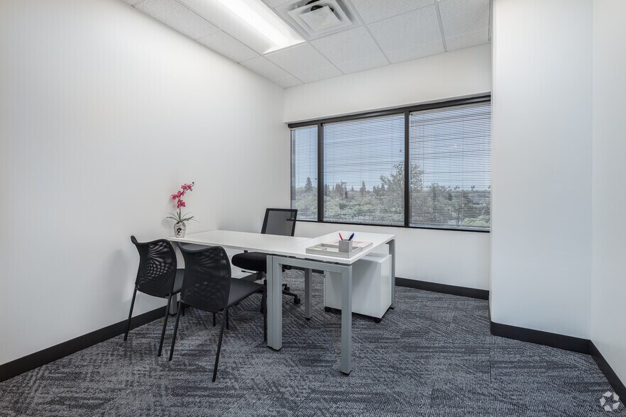 More Photos Of 1750 Howe Ave, Sacramento Coworking Space