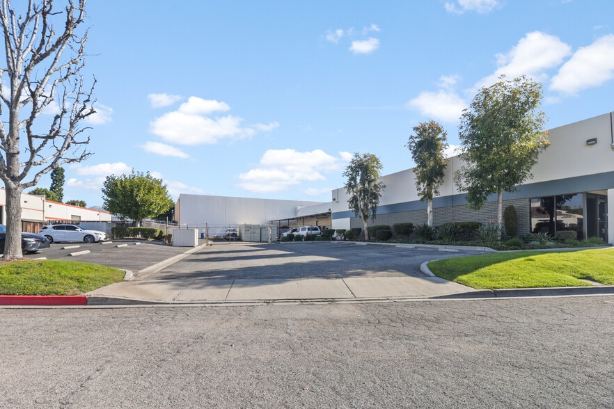 More Photos Of 176 Pacific St, Pomona Warehouse For Sale